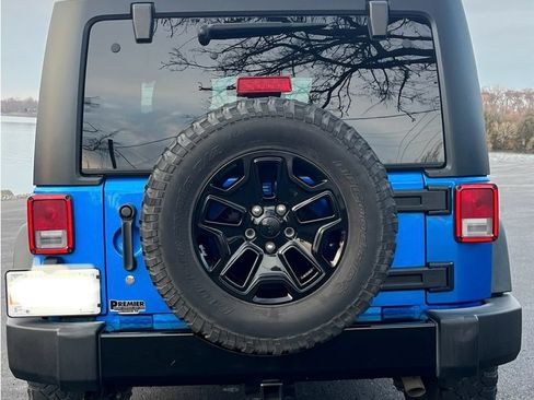 Used 2016 Jeep Wrangler Sport image 25