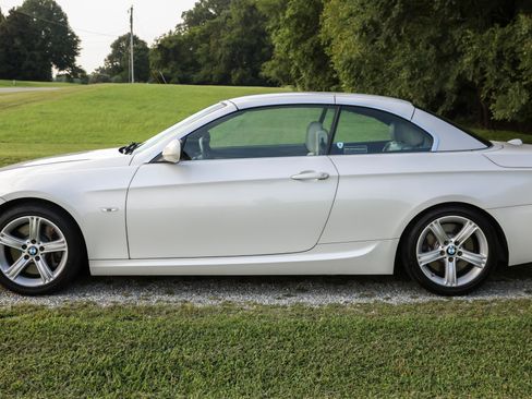 Used 2012 BMW 335i Convertible RWD image 20