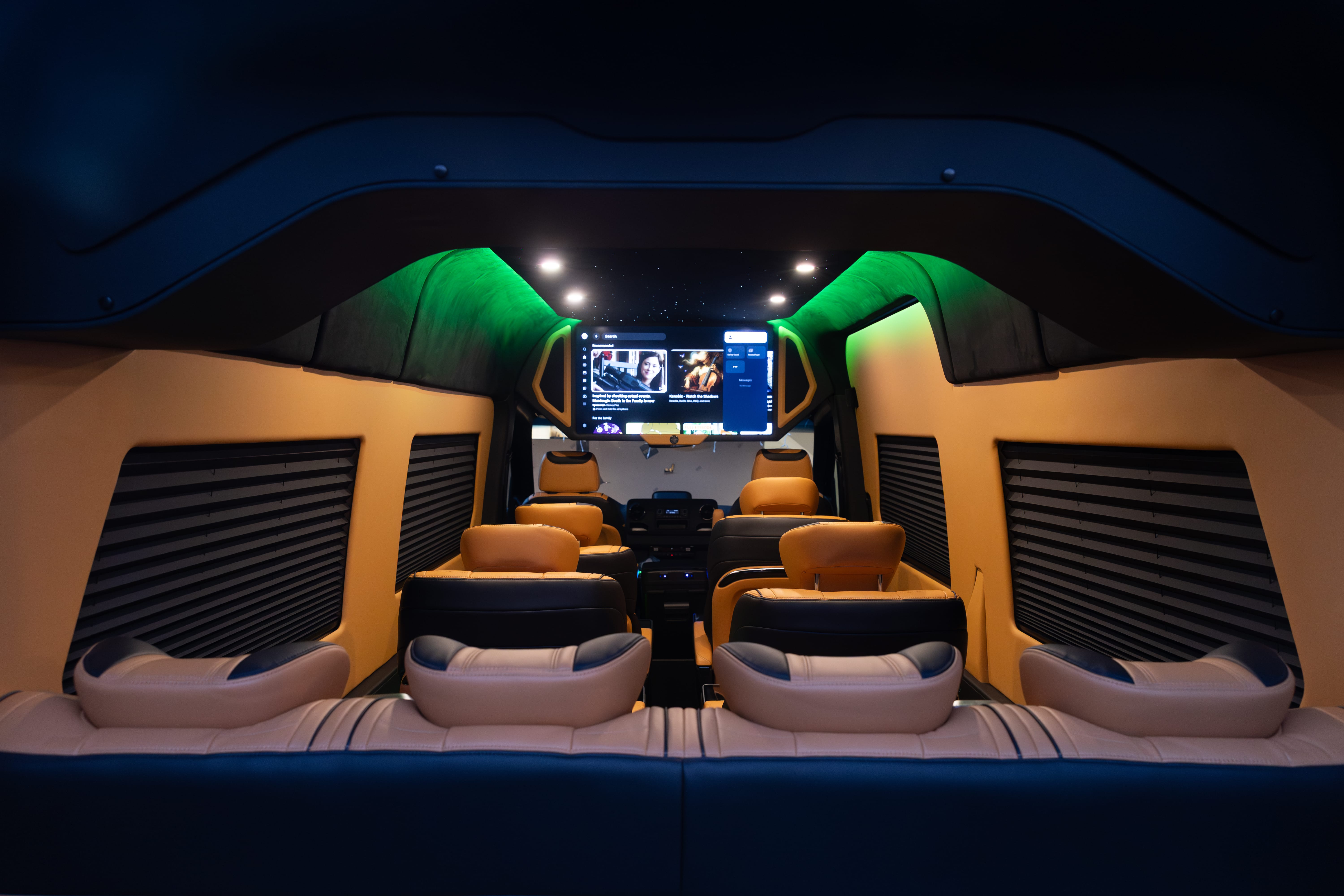 Used 2025 Mercedes-Benz Sprinter 2500 image 2