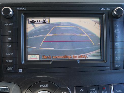 Used 2011 Toyota Sienna Limited w/ Premium Pkg FWD image 21