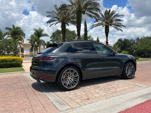 Used 2020 Porsche Macan Turbo image 9