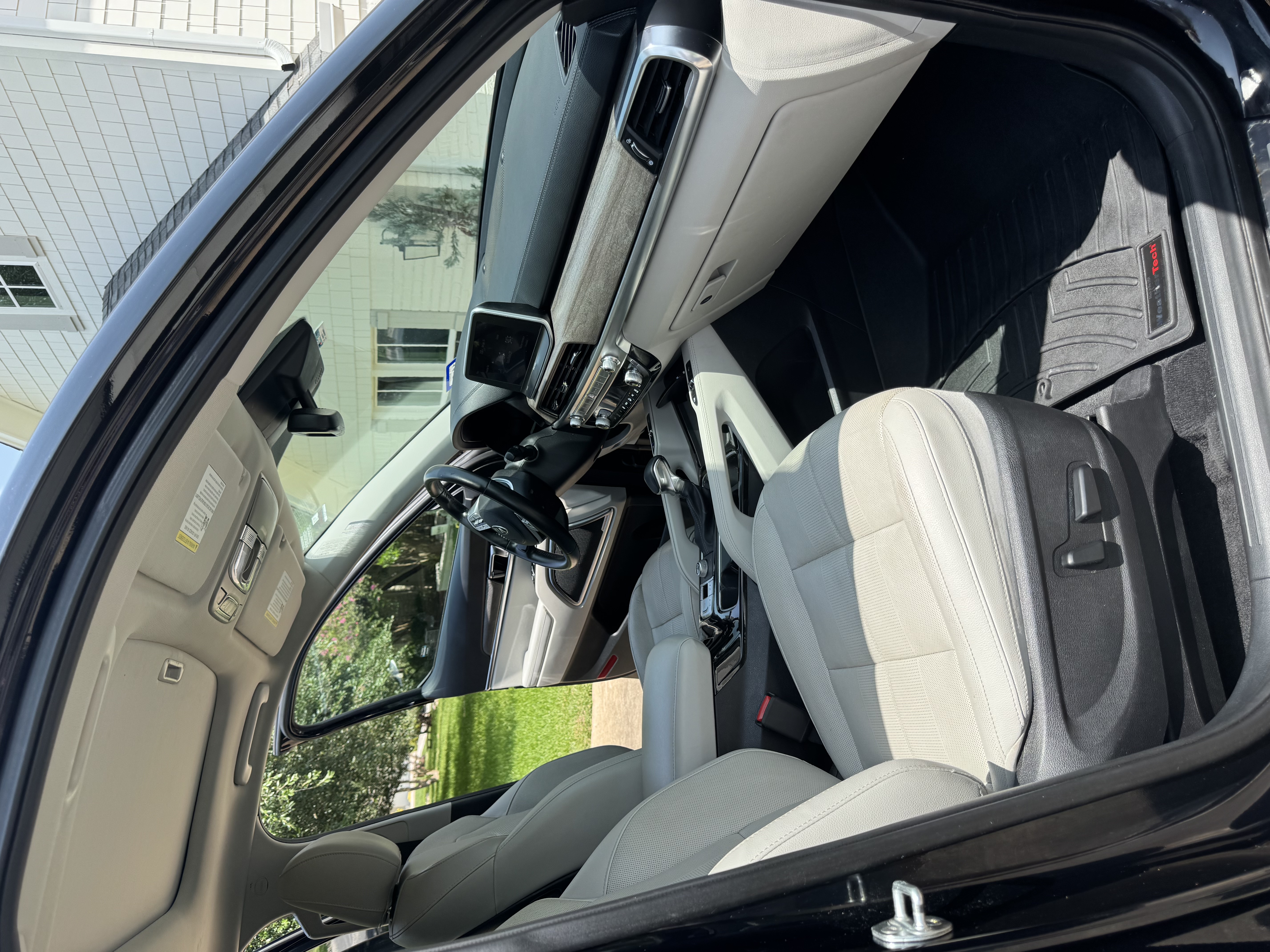 Used 2021 Kia Telluride SX w/ Towing Package FWD image 8