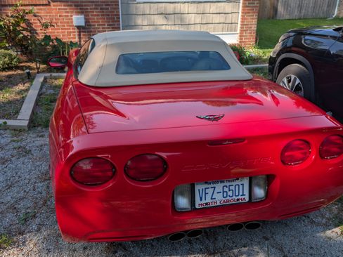Used 1999 Chevrolet Corvette Convertible w/ Memory Pkg image 5