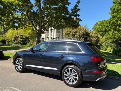 Used 2017 Audi Q7 3.0T Premium Plus w/ Premium Plus Package AWD/4WD image 11