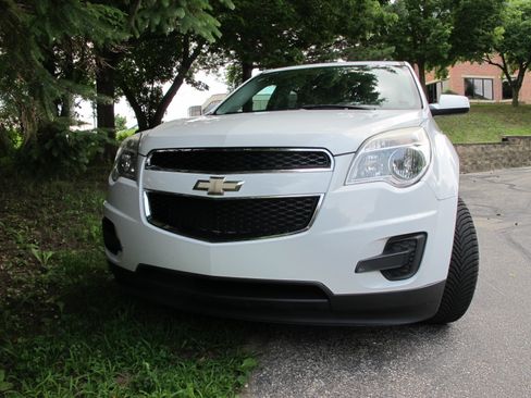 Used 2011 Chevrolet Equinox LT w/ Driver Convenience Package image 22