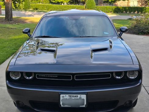 Used 2023 Dodge Challenger SXT w/ Plus Package image 1