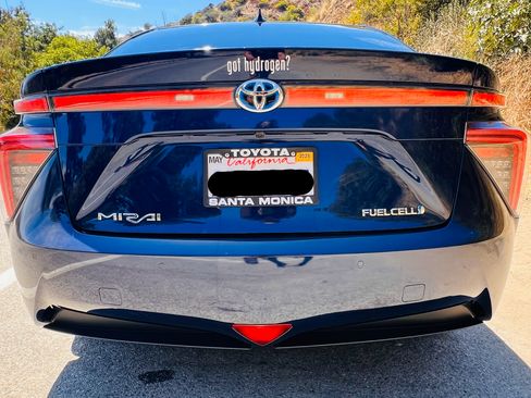 Used 2019 Toyota Mirai image 12