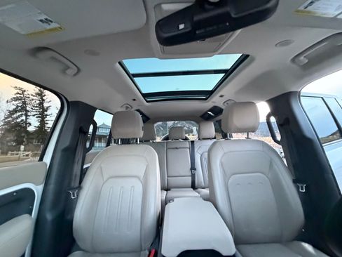 Used 2022 Land Rover Defender 110 S image 8