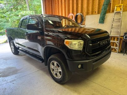 Used 2014 Toyota Tundra SR5 w/ SR5 Upgrade Package