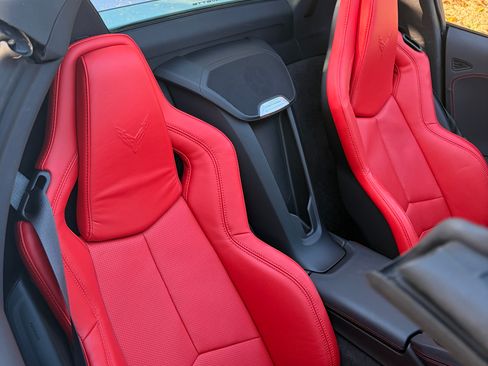 Used 2024 Chevrolet Corvette Stingray Convertible w/ Z51 Performance Package RWD image 16