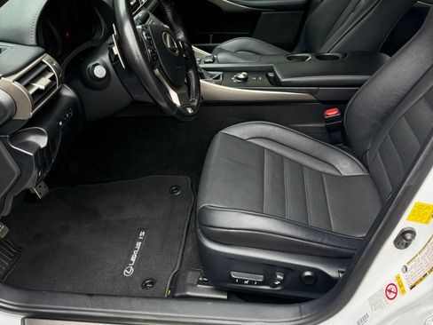 Used 2016 Lexus IS 200t image 6