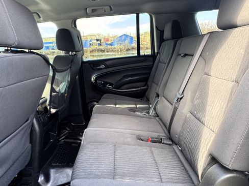 Used 2017 GMC Yukon XL SLE w/ SLE Value Package image 16