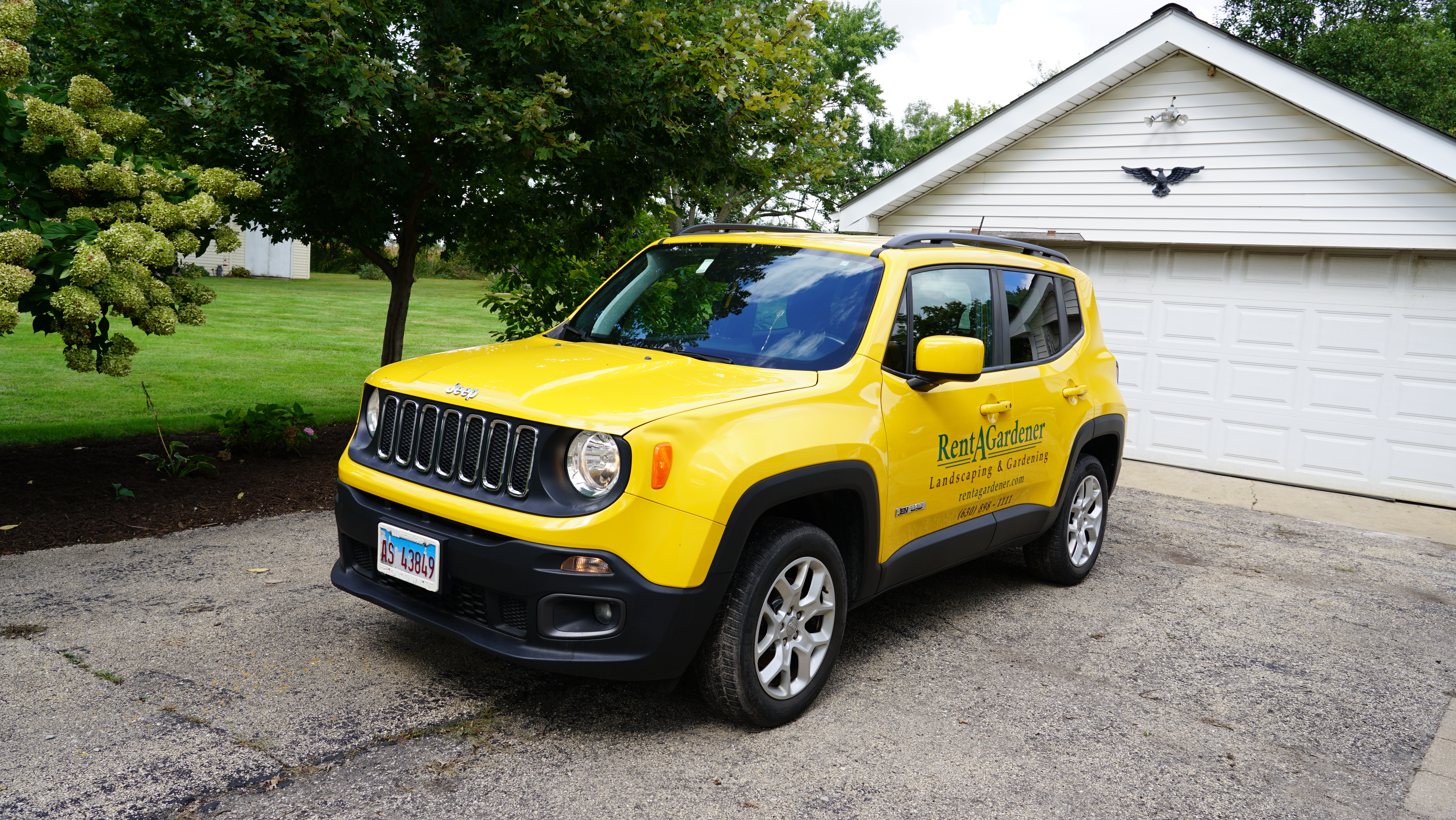 Used 2018 Jeep Renegade Latitude w/ Cold Weather Group AWD/4WD image 1