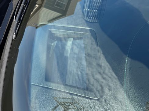 Used 2010 Chevrolet Corvette Grand Sport w/ Preferred Equipment Group image 9