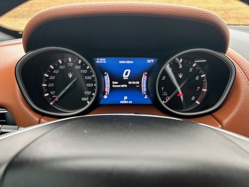 Used 2019 Maserati Levante S image 8