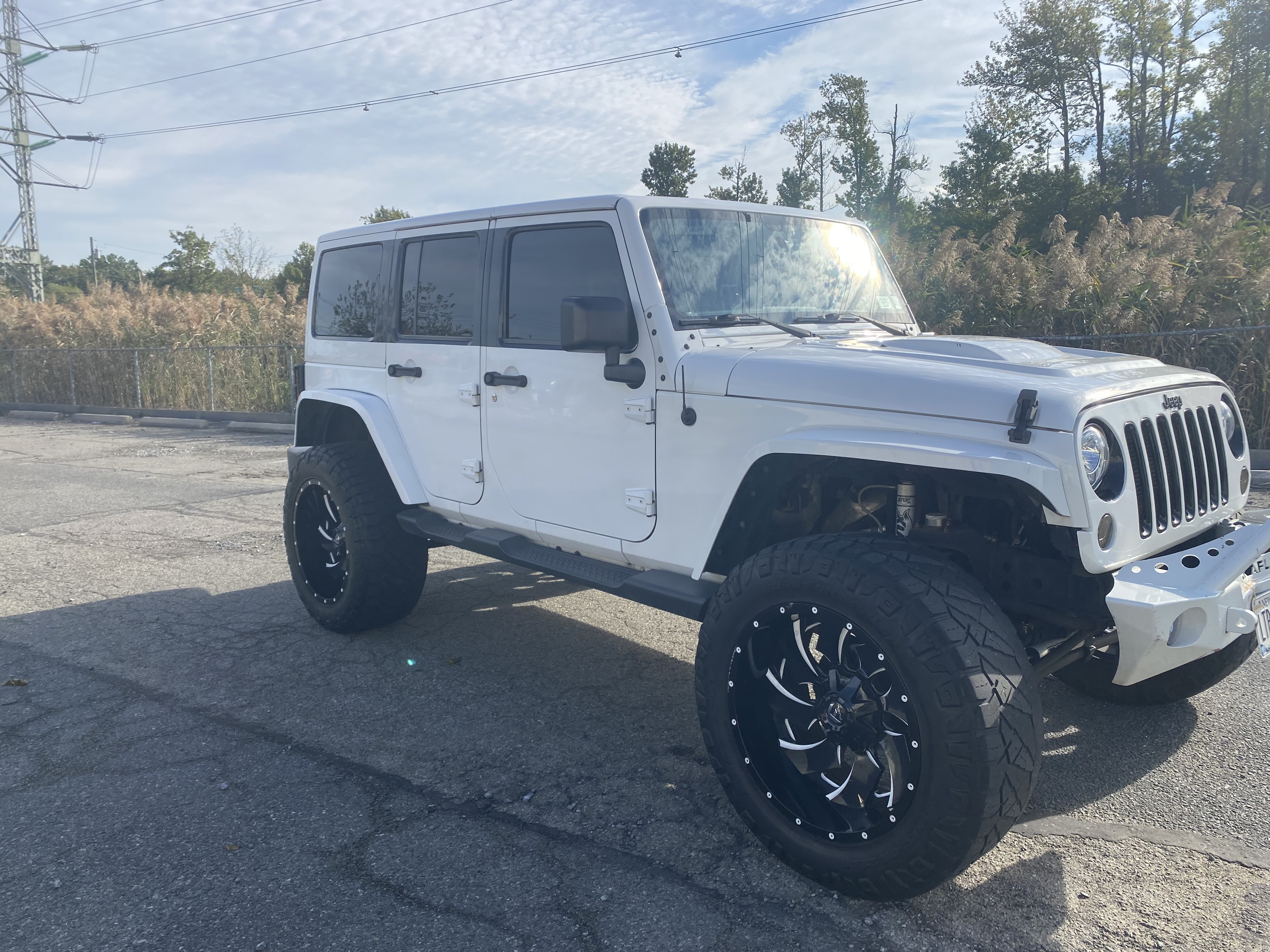 Used 2017 Jeep Wrangler Unlimited Sahara AWD/4WD image 10