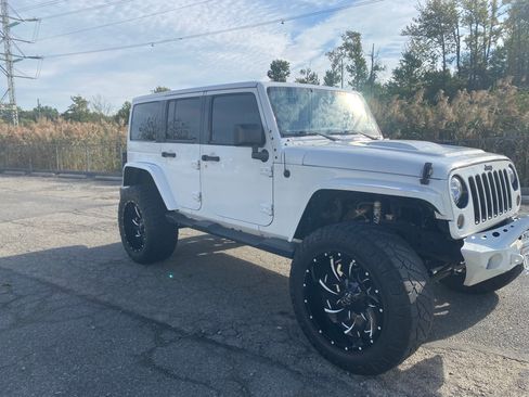 Used 2017 Jeep Wrangler Unlimited Sahara image 10
