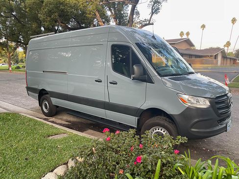 Used 2022 Mercedes-Benz Sprinter 2500 image 2