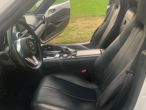 Used 2018 MAZDA MX-5 Miata RF Grand Touring image 17