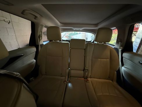 Used 2015 INFINITI QX60 AWD w/ Deluxe Touring Package image 7