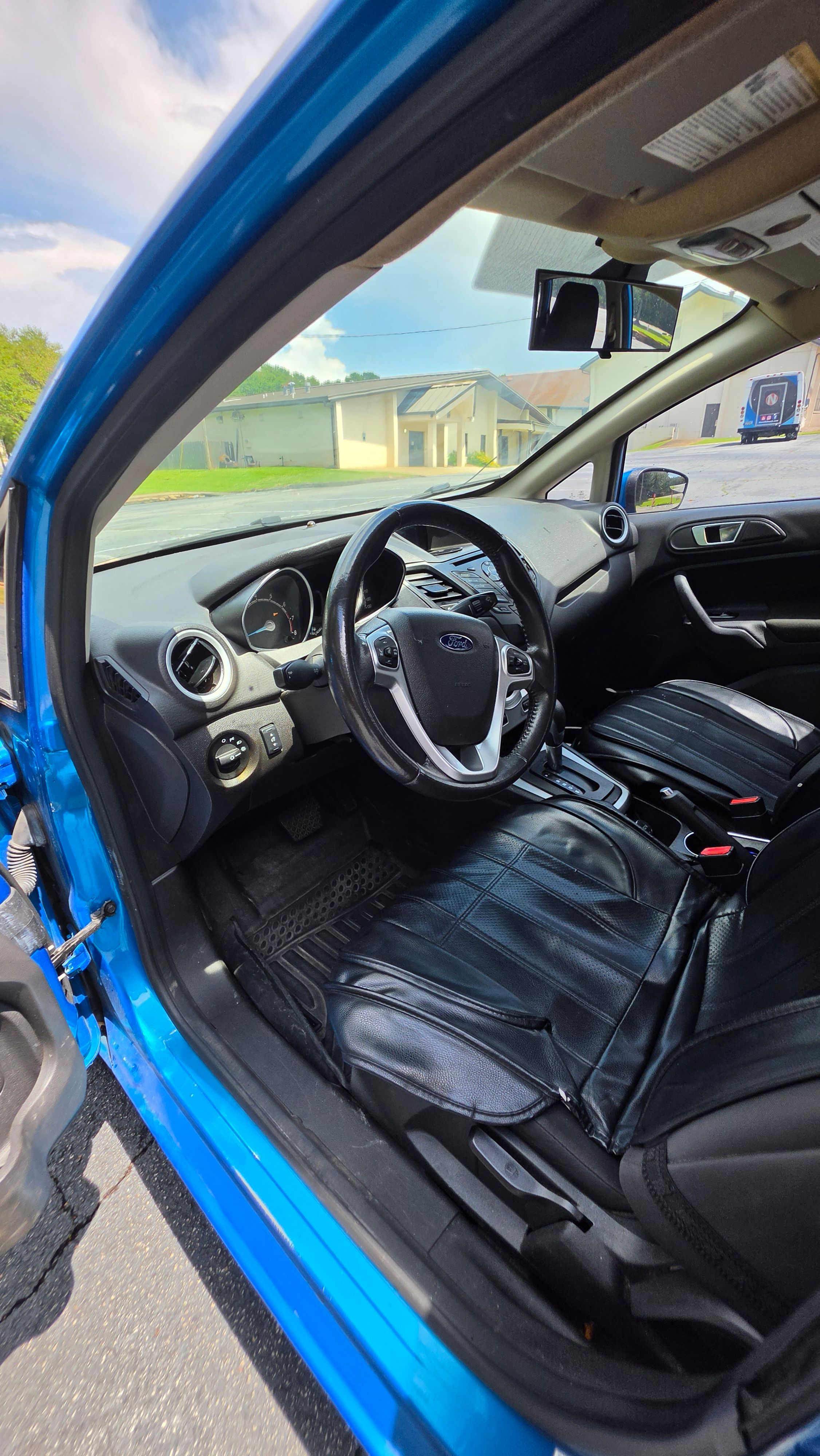 Used 2016 Ford Fiesta SE w/ Cold Weather Package FWD image 14