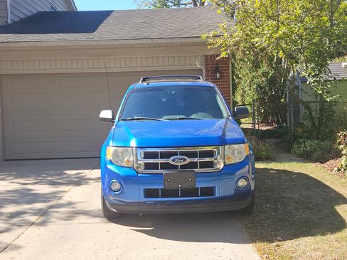Used 2011 Ford Escape XLT w/ Canadian Winter Pkg image 9