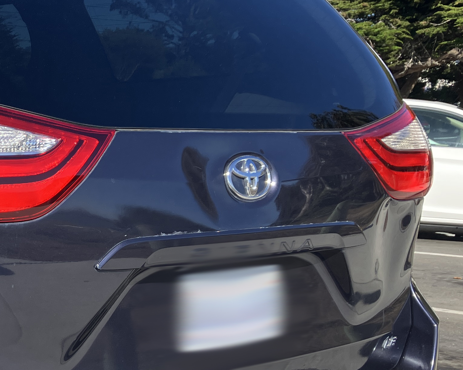 Used 2018 Toyota Sienna LE FWD image 12