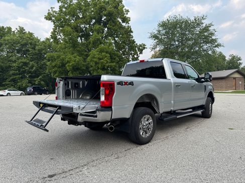 Used 2019 Ford F350 XLT w/ XLT Premium Package AWD/4WD image 16