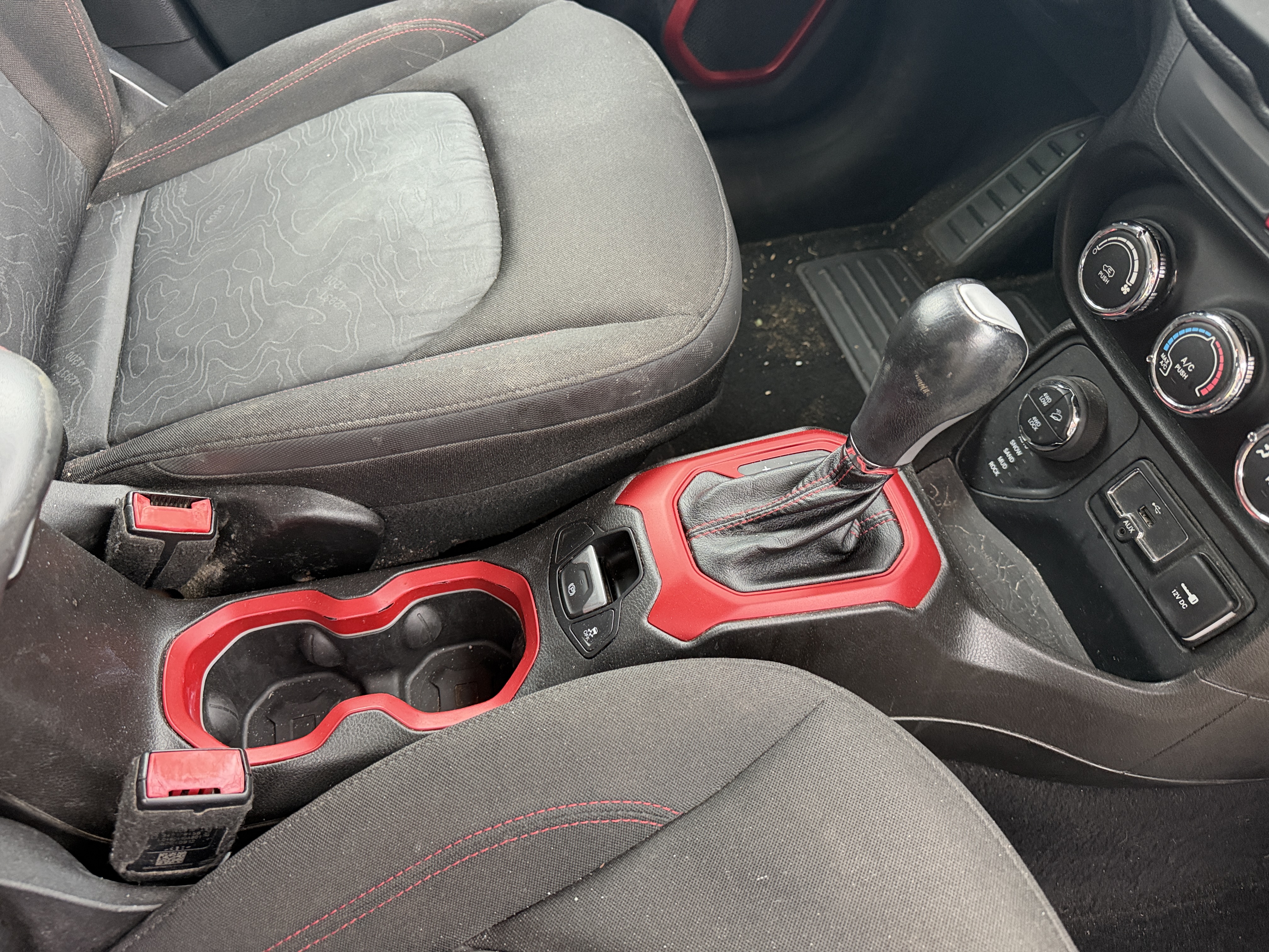 Used 2017 Jeep Renegade Trailhawk AWD/4WD image 8