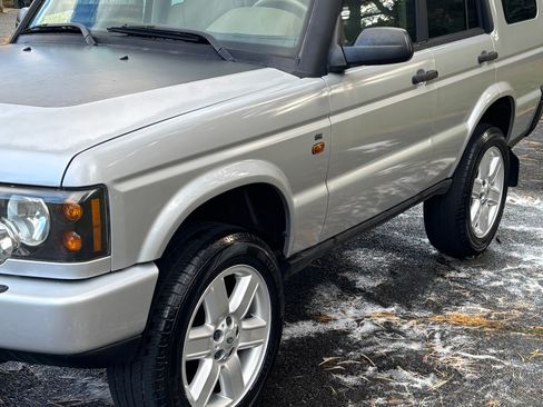 Used 2004 Land Rover Discovery SE image 2