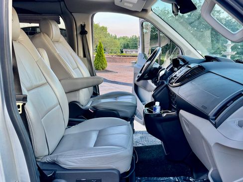 Used 2015 Ford Transit 150 130 Low Roof w/ Exterior Upgrade Package RWD image 18