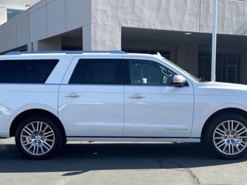 Used 2022 Ford Expedition Max Platinum AWD/4WD image 4