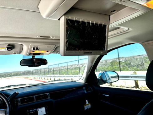 Used 2013 Chevrolet Avalanche LTZ image 14