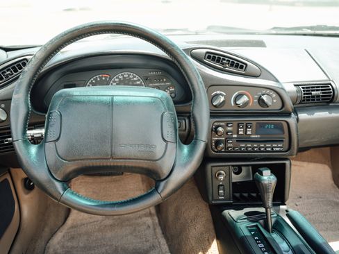 Used 1995 Chevrolet Camaro LT RWD image 11