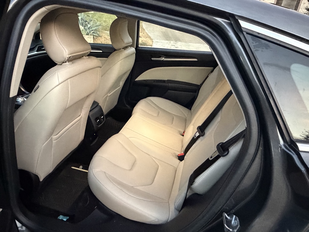 Used 2018 Ford Fusion Titanium FWD image 8