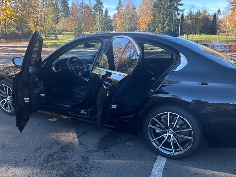 Used 2019 BMW 330i Sedan w/ Convenience Package image 9