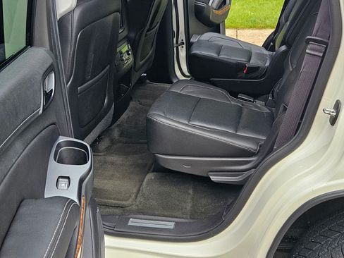Used 2015 Chevrolet Tahoe LTZ AWD/4WD image 11