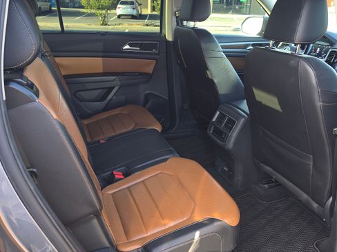 Used 2018 Volkswagen Atlas SEL Premium image 13