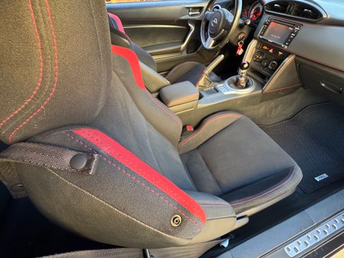 Used 2015 Scion FR-S image 21