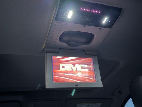 Used 2016 GMC Yukon XL SLT w/ Open Road Package image 12