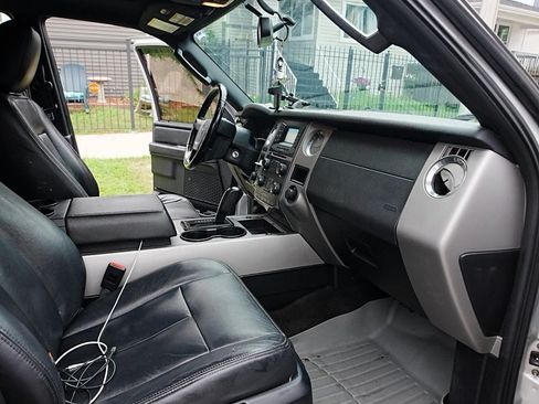 Used 2016 Ford Expedition XLT AWD/4WD image 26