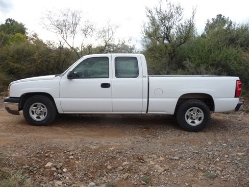 Used 2004 Chevrolet Silverado 1500 W/T RWD image 1