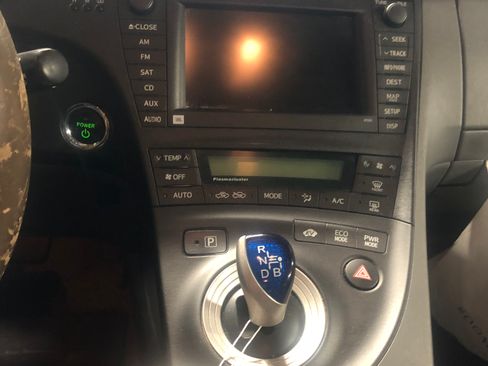 Used 2011 Toyota Prius Four w/ Solar Roof Pkg FWD image 11