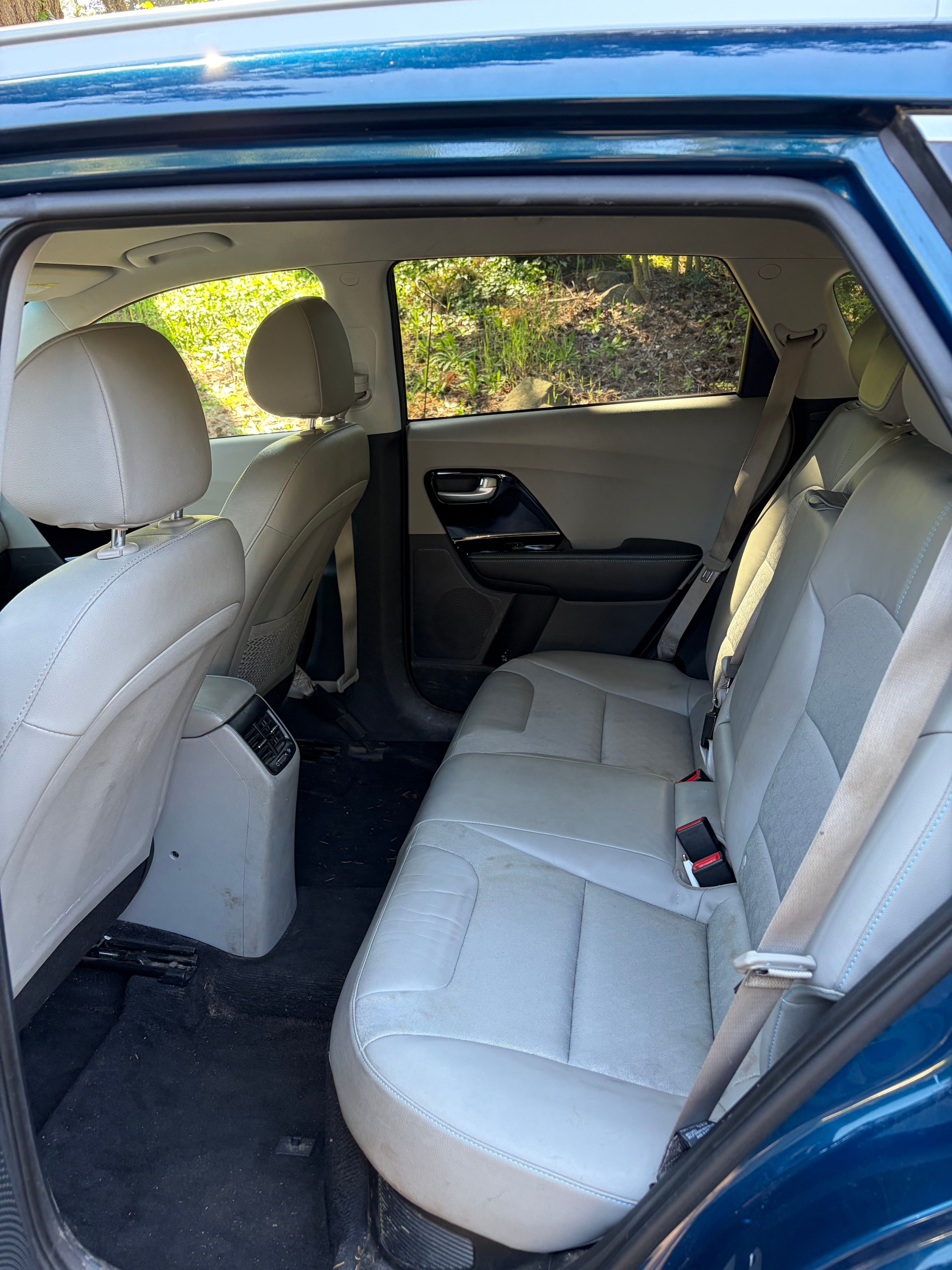 Used 2022 Kia Niro EX FWD image 10