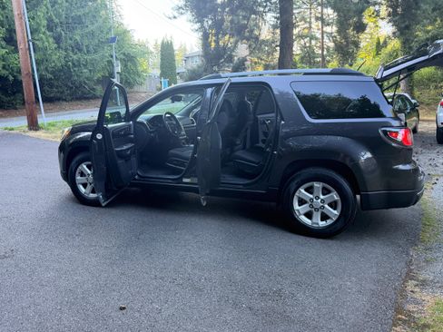Used 2016 GMC Acadia SLE AWD/4WD image 19