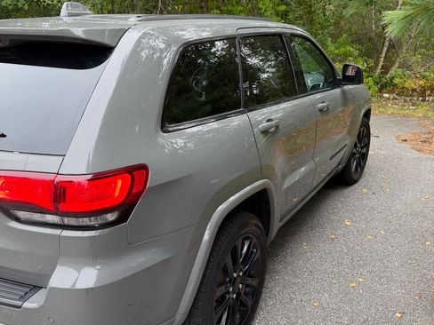 Used 2020 Jeep Grand Cherokee Altitude RWD image 8