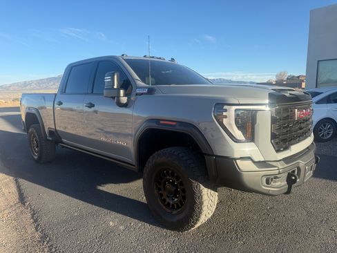 Used 2024 GMC Sierra 2500 AT4X w/ AT4X AEV Edition AWD/4WD image 4