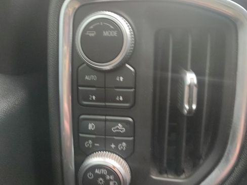 Used 2020 GMC Sierra 3500 SLT image 17