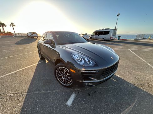 Used 2018 Porsche Macan Sport Edition image 1