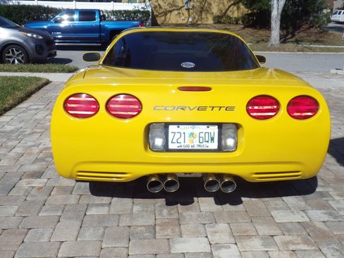 Used 2002 Chevrolet Corvette Coupe w/ Preferred Equipment Group2 image 13